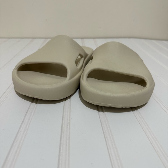 Shibui Cat Slides - Picture 5 of 6
